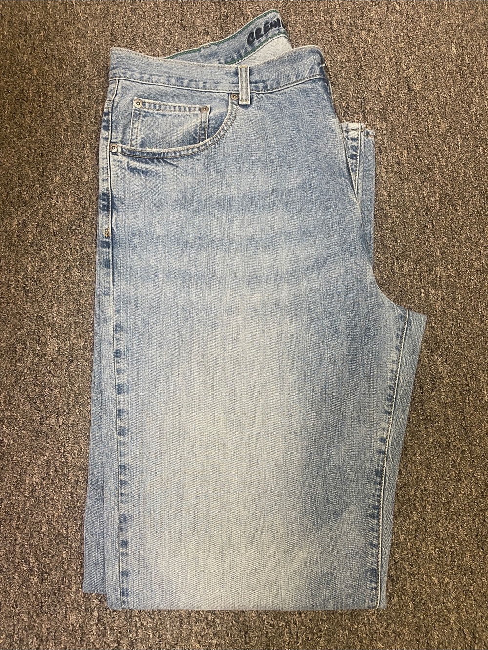 Daniel Cremieux Light Wash Relaxed Fit Jeans